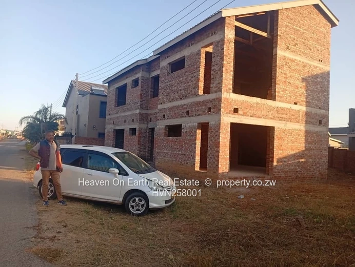 Townhouse/ flat for sale