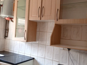 2 Bedroom Flat & Apartment