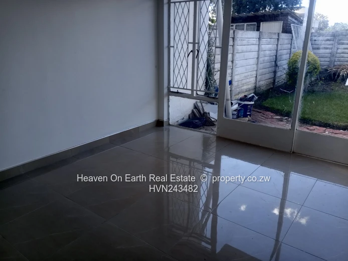 Neat duplex  garden apartment to rent !  (Sole Mandate)