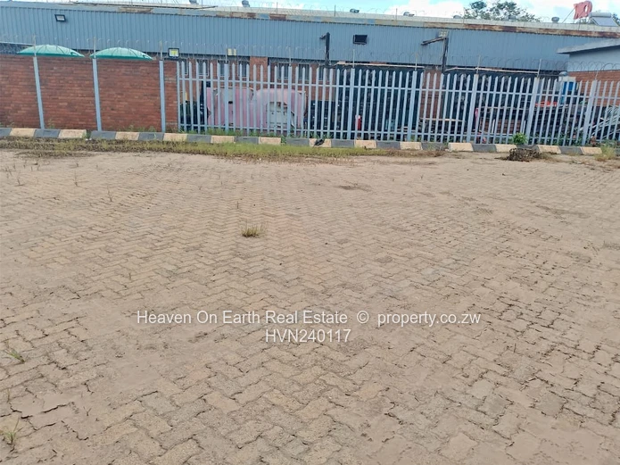 LOCATION!!! Busy Area