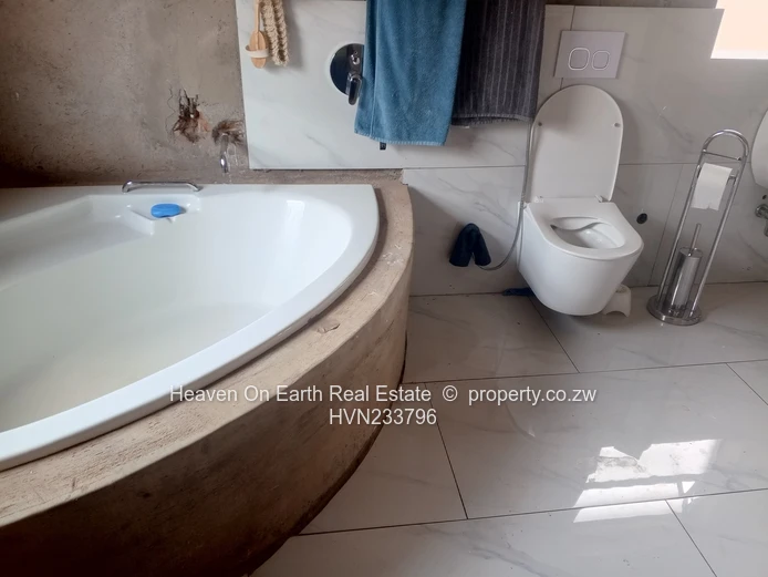 Ridgeview West house for sale !  (Sole Mandate)