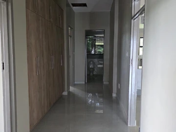 3 Bedroom Flat & Apartment