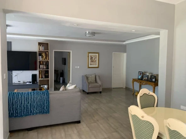 4 Bedroom Flat & Apartment