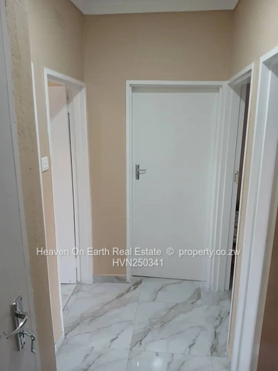 Double storey house and cottage to let  (Sole Mandate)
