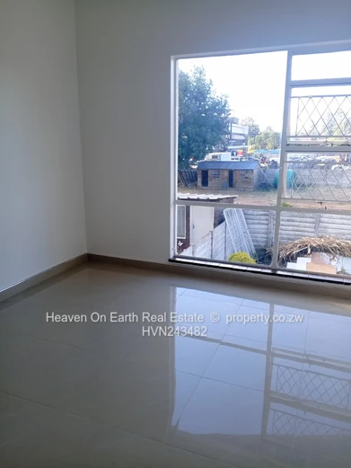 Neat duplex  garden apartment to rent !  (Sole Mandate)