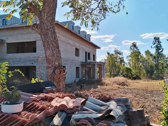 Rare Gem on 20000square metres