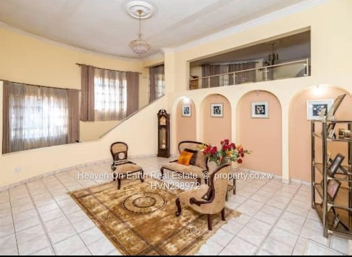 Fully furnished !! (Sole Mandate)