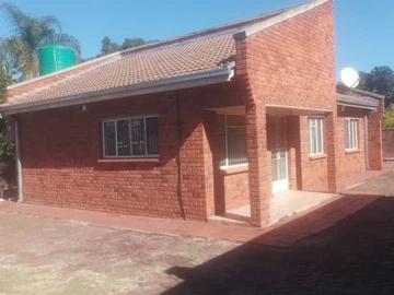 3 beds cottage available in Mount Pleasant Heights
