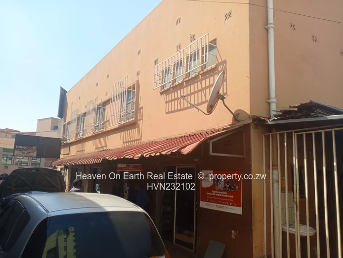 Golden opportunity in a high traffic street!!! (Sole Mandate)