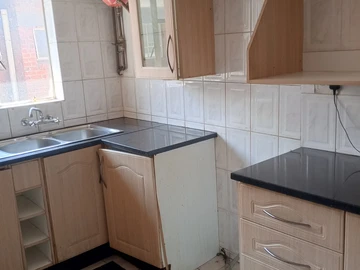 2 Bedroom Flat & Apartment