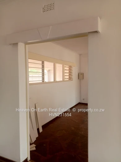 Neatly painted house to rent !  (Sole Mandate)