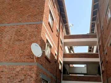 2 Bedroom Flat & Apartment