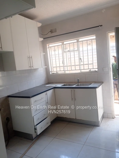 Modern and neat starter home to rent !! (Sole Mandate)
