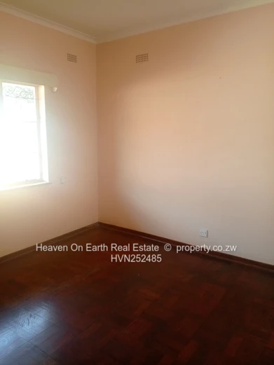 Secure 2 bedroomed flat on 2nd street !! (Sole Mandate)