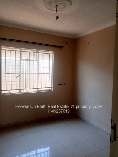Modern and neat starter home to rent !! (Sole Mandate)