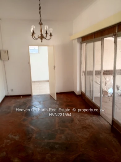 Neatly painted house to rent !  (Sole Mandate)