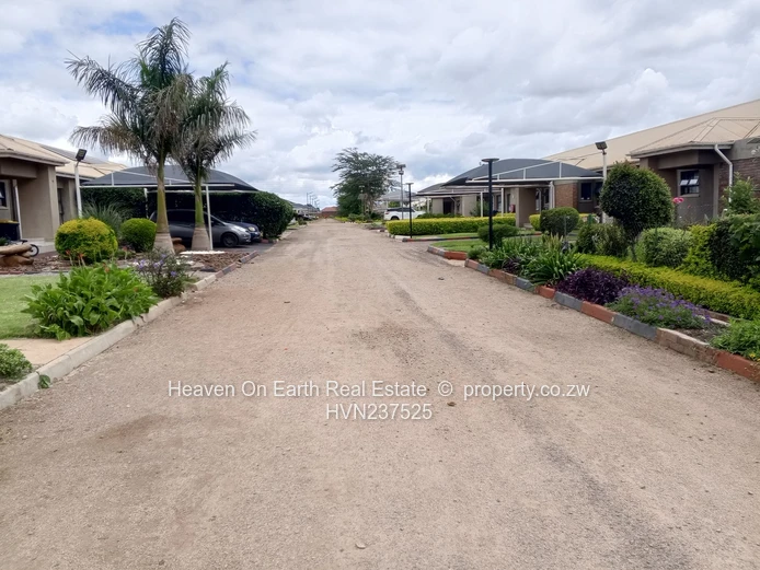 Beautiful cluster home to rent! (Sole Mandate)