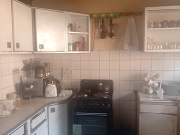 2 Bedroom Flat & Apartment