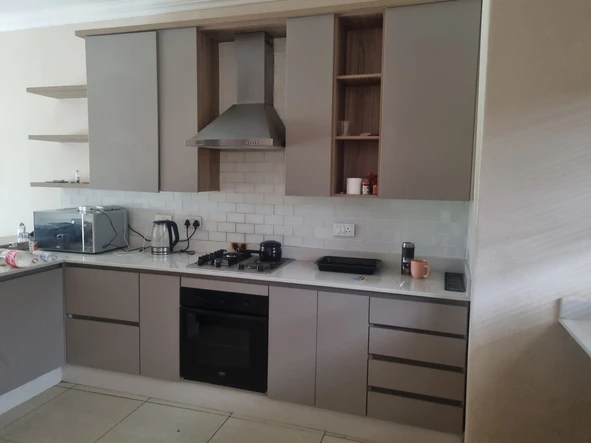 3 Bedroom Flat & Apartment