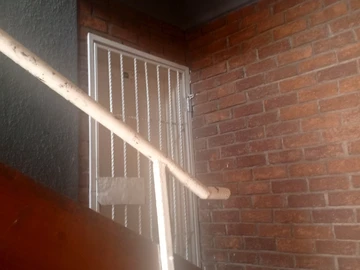 2 Bedroom Flat & Apartment