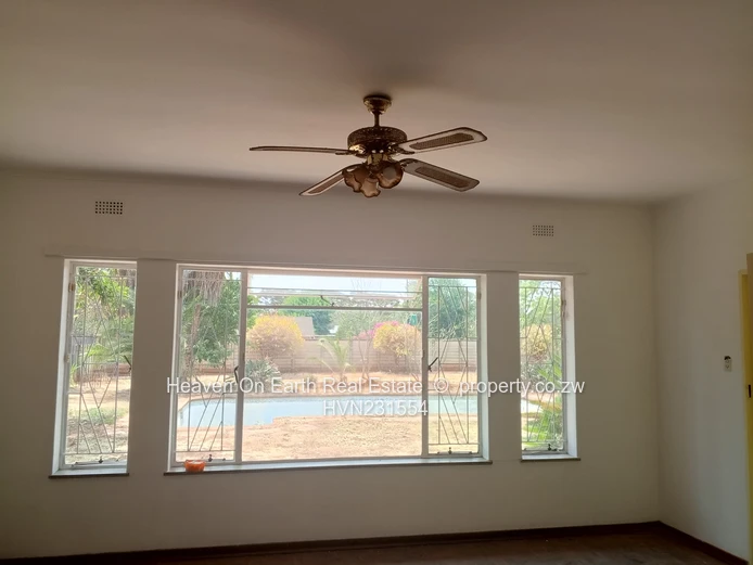 Neatly painted house to rent !  (Sole Mandate)