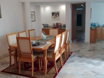 3 Bedroom Flat & Apartment