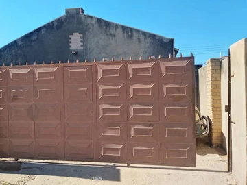 Spacious 4-Bedroom Home with Borehole in Southlea Park, Harare