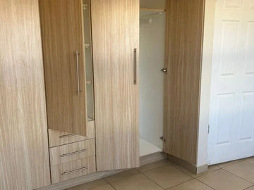 3 Bedroom Flat & Apartment