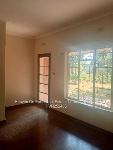 Secure 2 bedroomed flat on 2nd street !! (Sole Mandate)