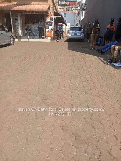 Golden opportunity in a high traffic street!!! (Sole Mandate)