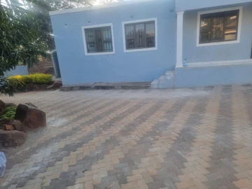 2 bed cluster apartment in Bluffhill 
