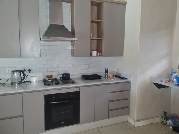 3 Bedroom Flat & Apartment