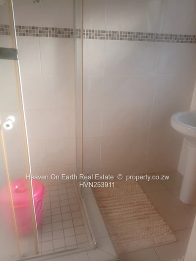 Compact and modern house to let !  (Sole Mandate)