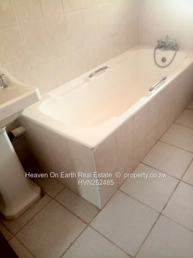 Secure 2 bedroomed flat on 2nd street !! (Sole Mandate)