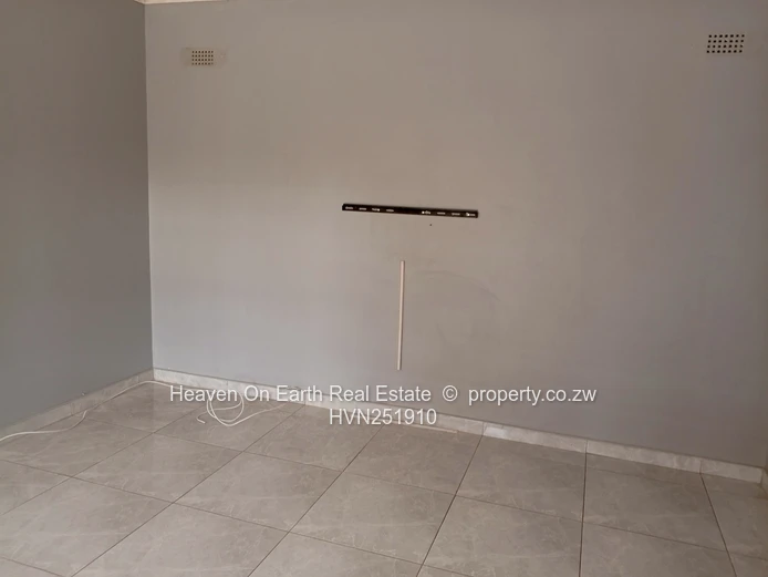 Neat 3 bedroomed house to let  (Sole Mandate)