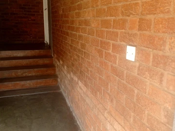 2 Bedroom Flat & Apartment