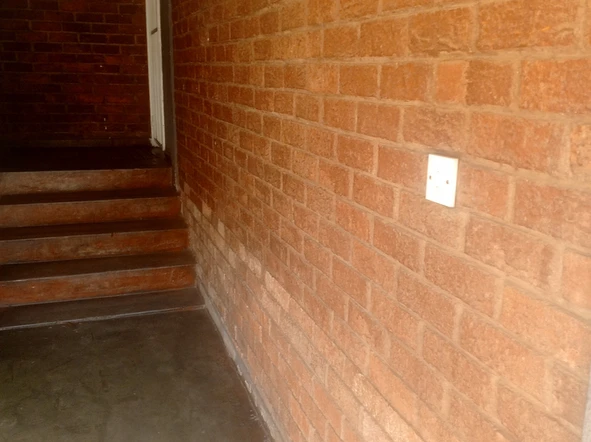 2 Bedroom Flat & Apartment