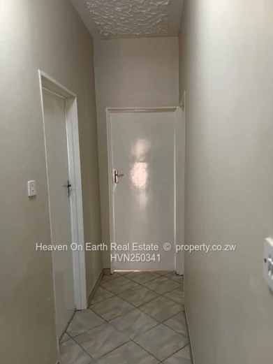 Double storey house and cottage to let  (Sole Mandate)